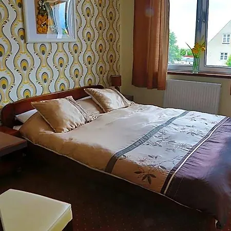 Pod Wzgórzem 3*