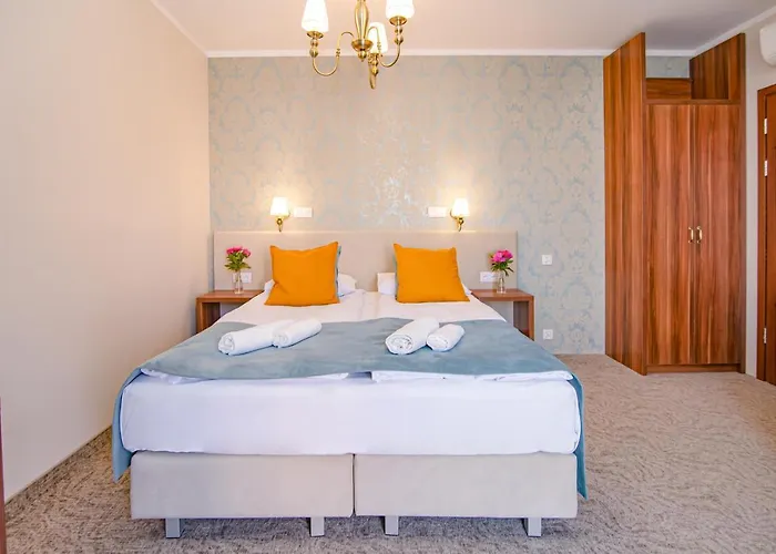 Pod Wzgorzem Inn Frombork